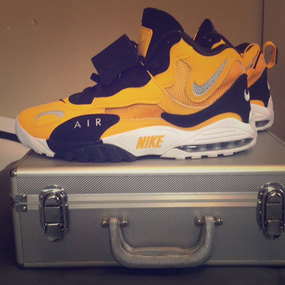 Nike Air Max Speed Turf University Gold Shoe